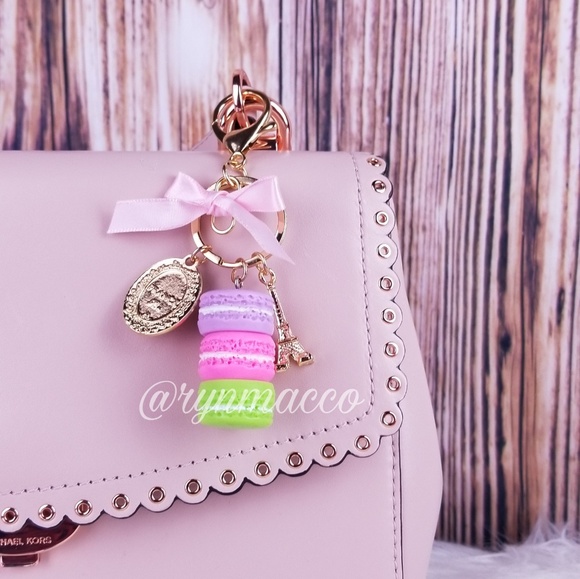 3 Tiered French Macaron Eiffel Keychain - Picture 2 of 7